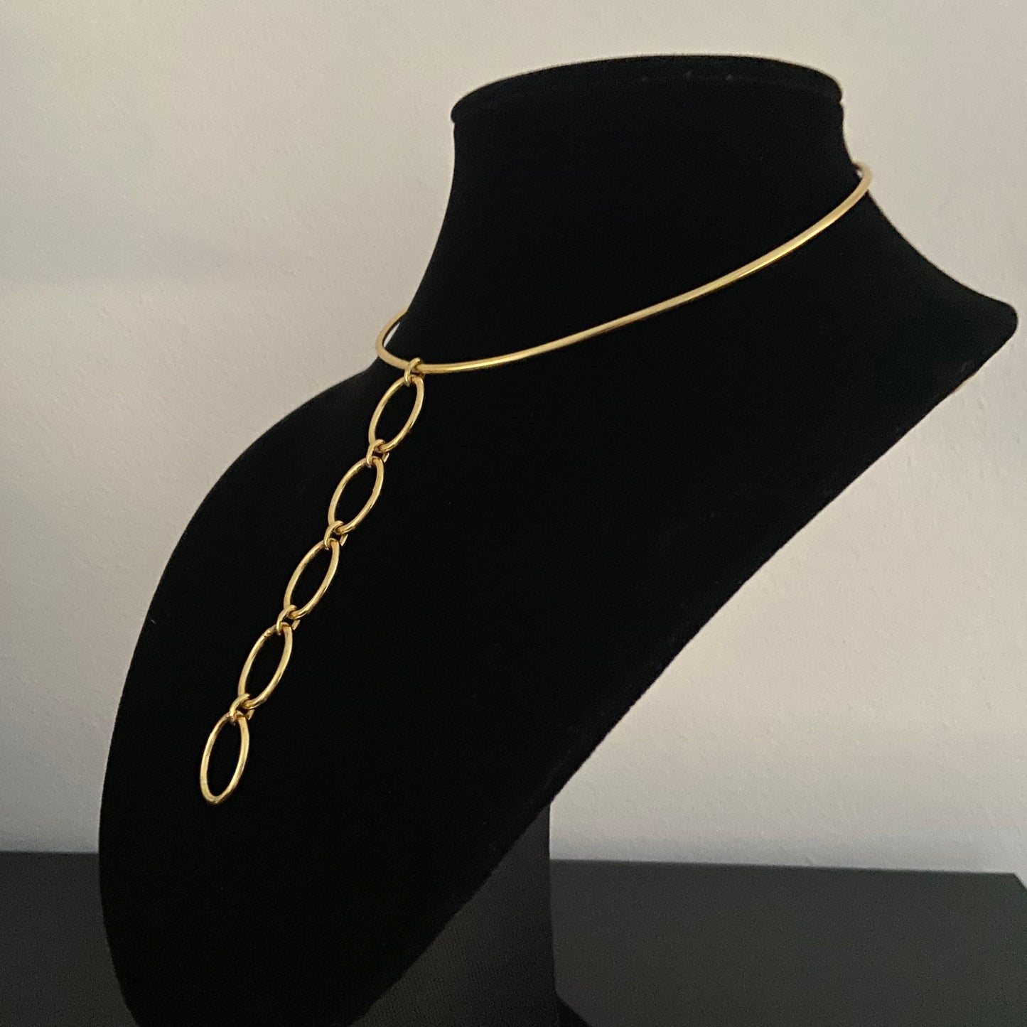 Gargantilla HOOPS con colgante bañada en oro