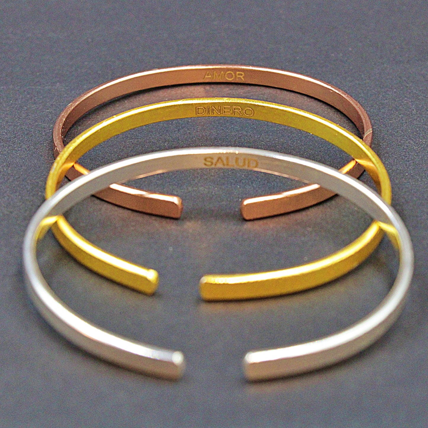 Set Pulseras AMOR DINERO SALUD bañadas en oro y plata-3