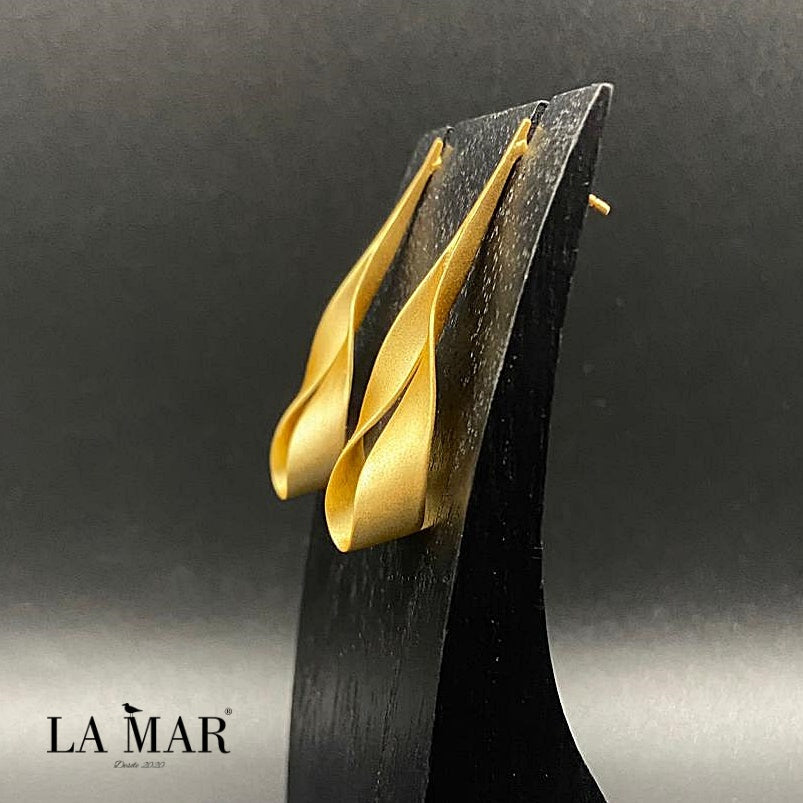 Pendientes LAZO bañados en oro - Diseño con carácter-1