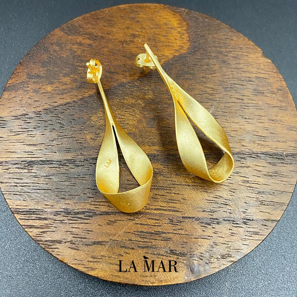 Pendientes LAZO bañados en oro - Diseño con carácter-3