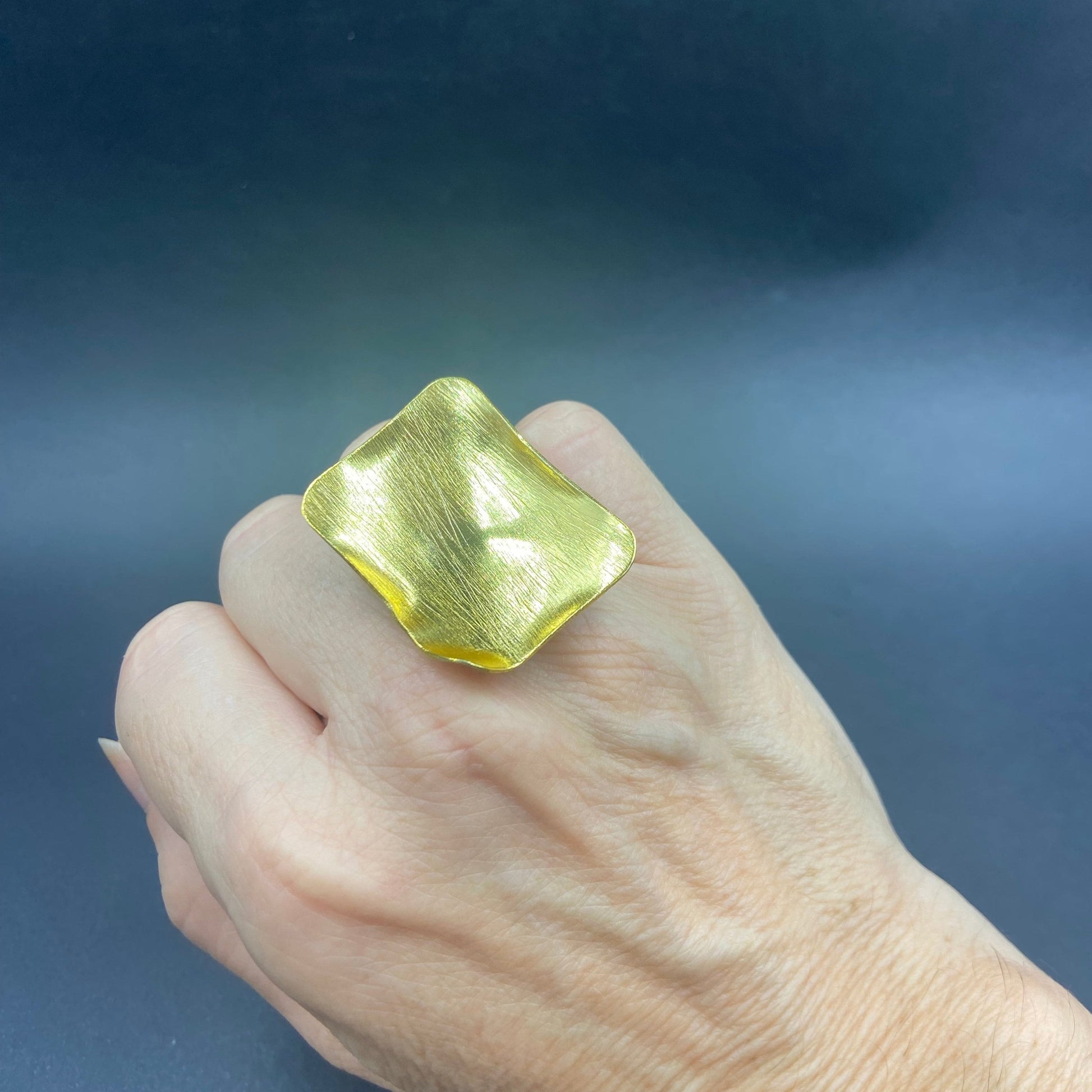 Anillo MONDRIAN bañado en oro - Diseño con carácter-4