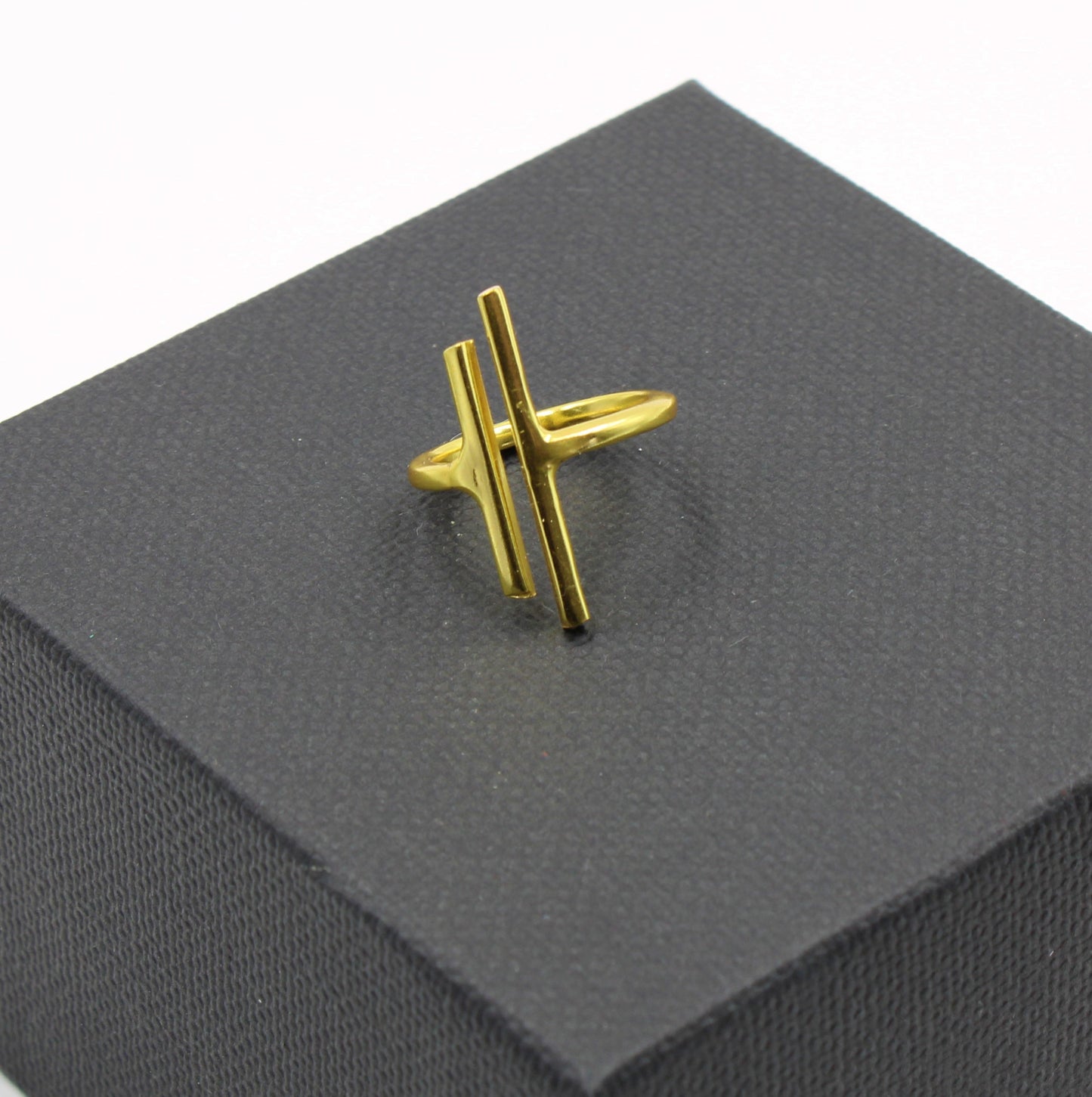 Anillo LINE ART bañado en oro-3