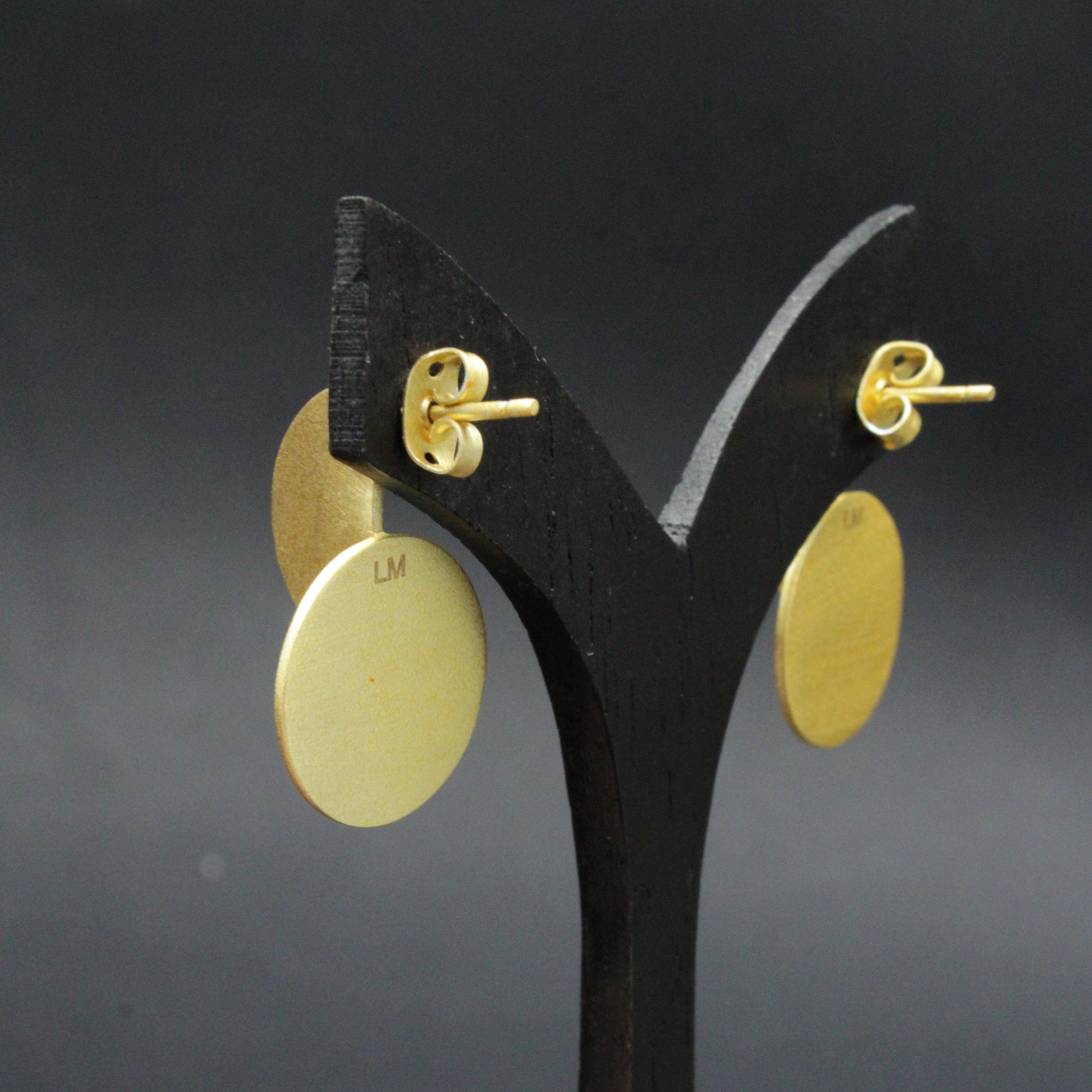 Pendientes GROPIUS bañados en oro-4