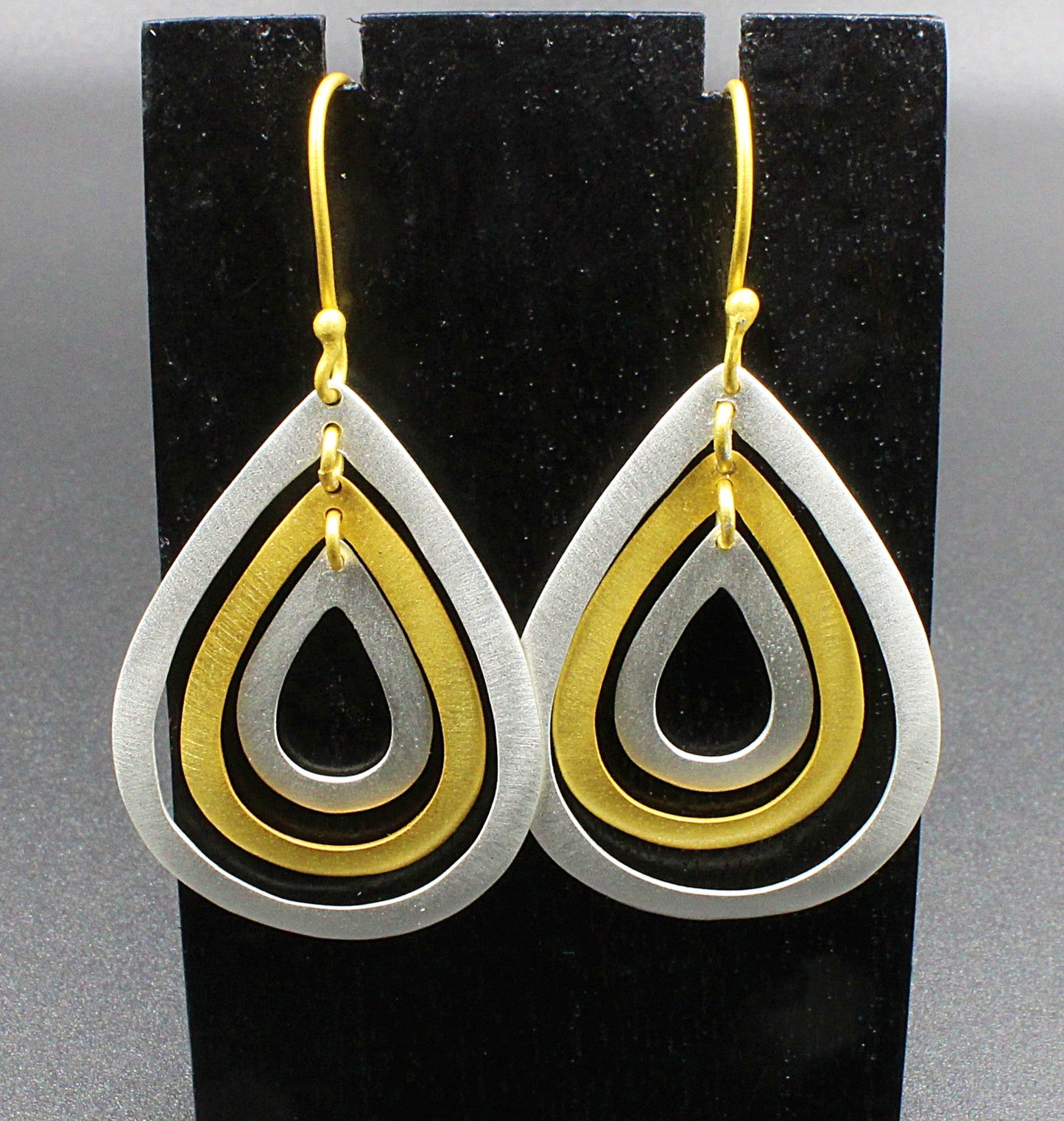 Pendientes TRES GOTAS bañados en oro y plata-1