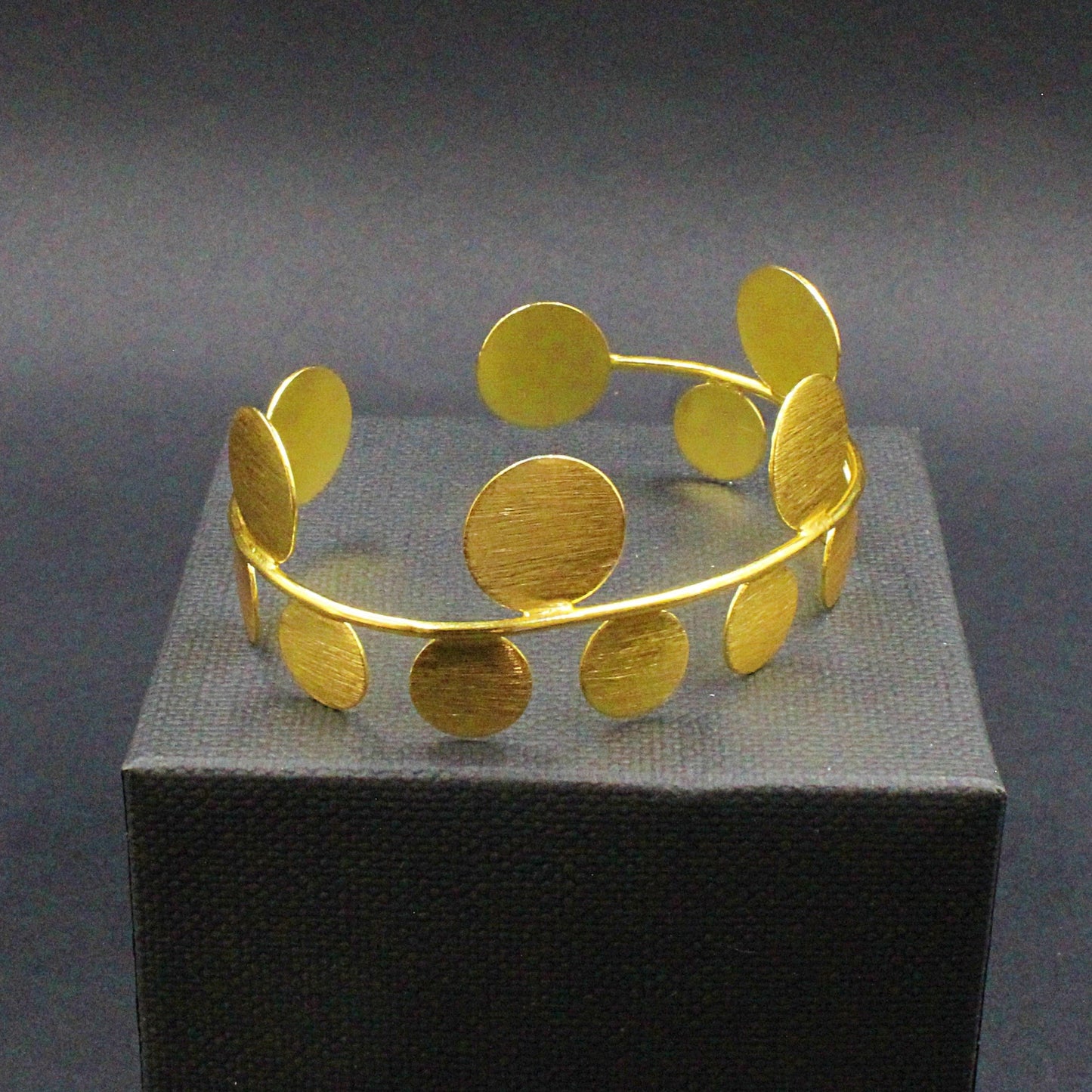 Brazalete DECO bañado en oro - Diseño con carácter-2