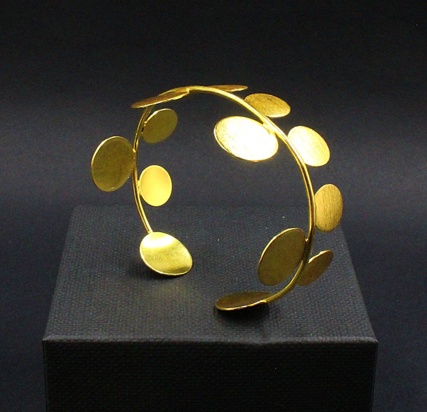 Brazalete DECO bañado en oro - Diseño con carácter-1