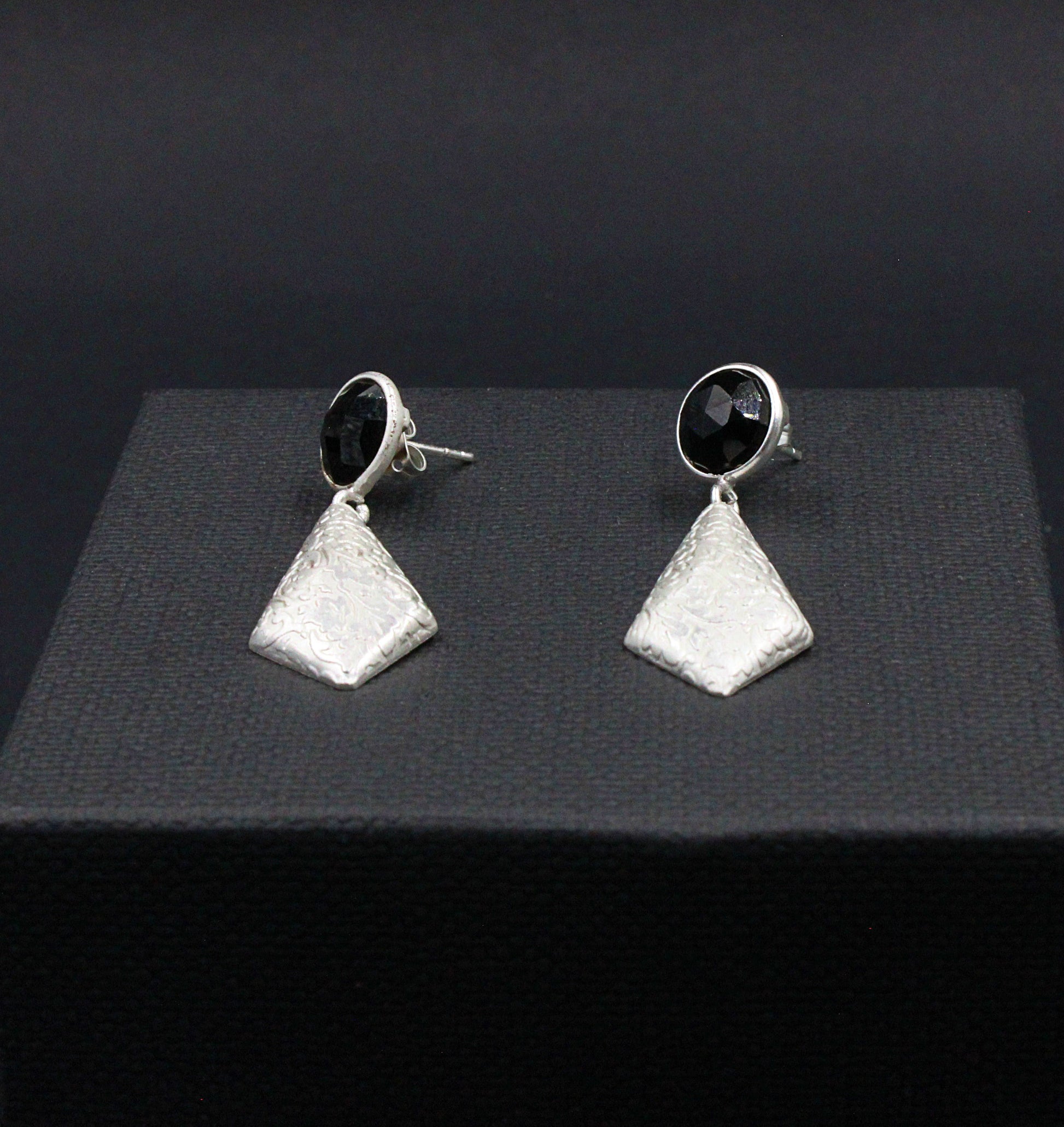 Pendientes vintage con piedra semipreciosa onix negro-0