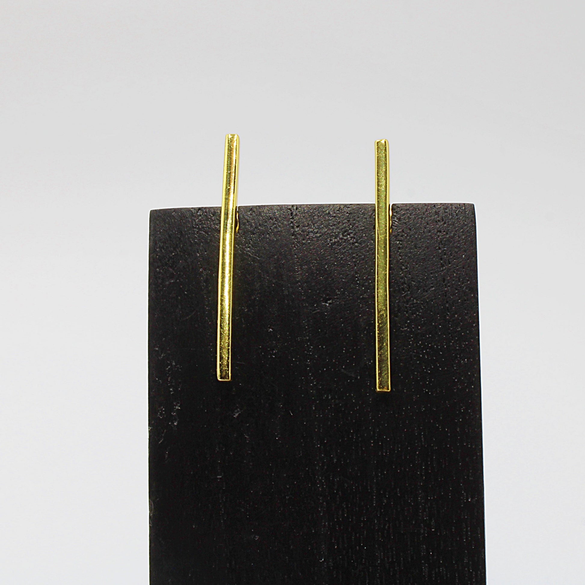 Pendientes minimalistas bañados en oro-1