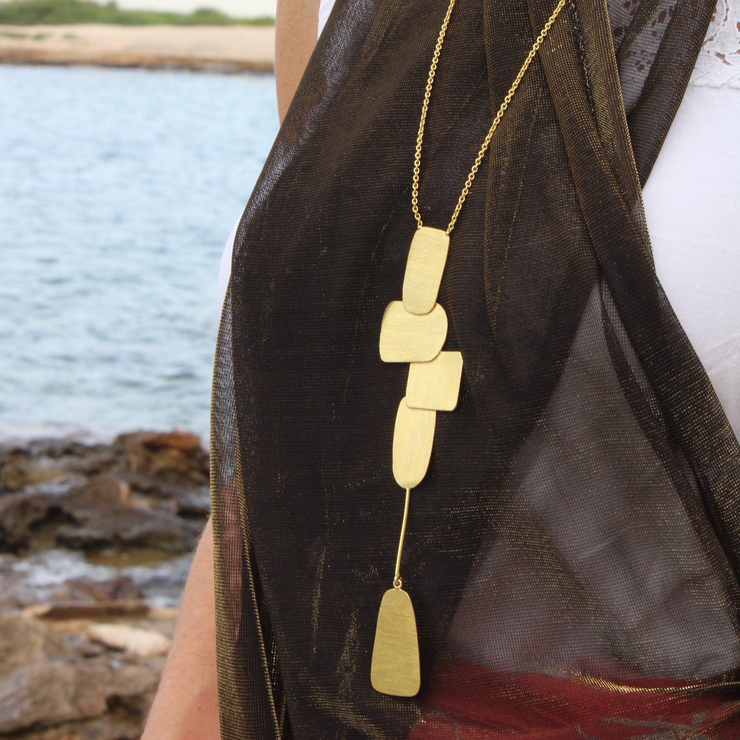 Collar largo MIRÓ bañado en oro
