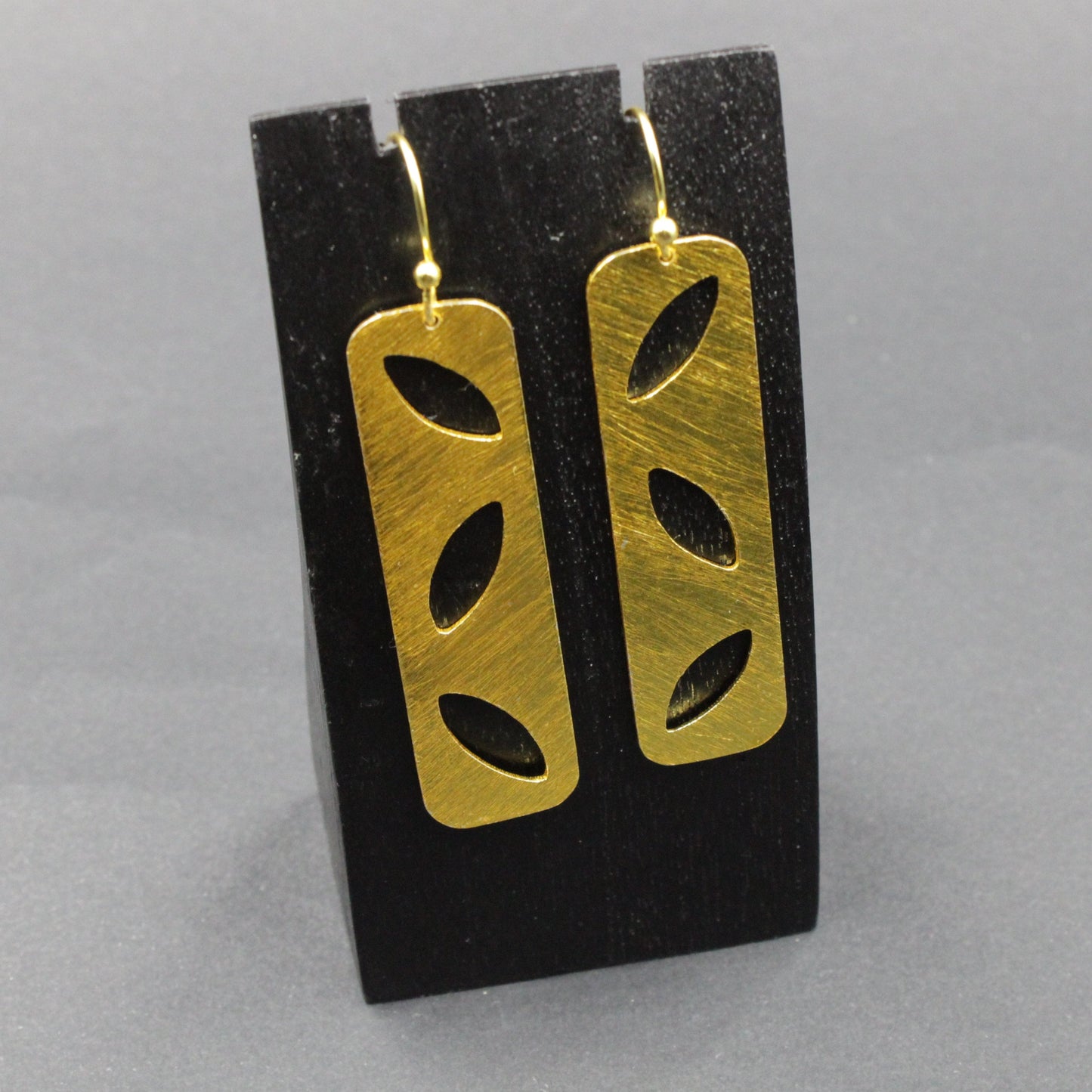 Set AUTUMN Pendientes y Anillo bañados en oro - Diseño con carácter