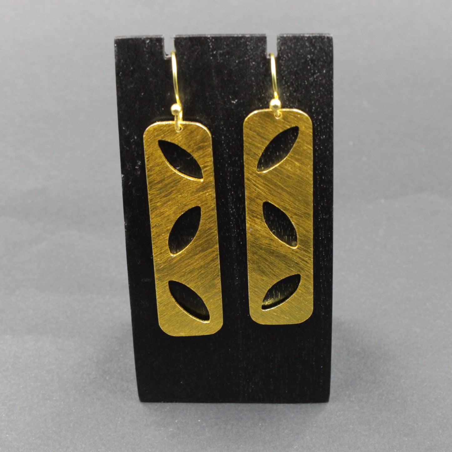 Set AUTUMN Pendientes y Anillo bañados en oro - Diseño con carácter