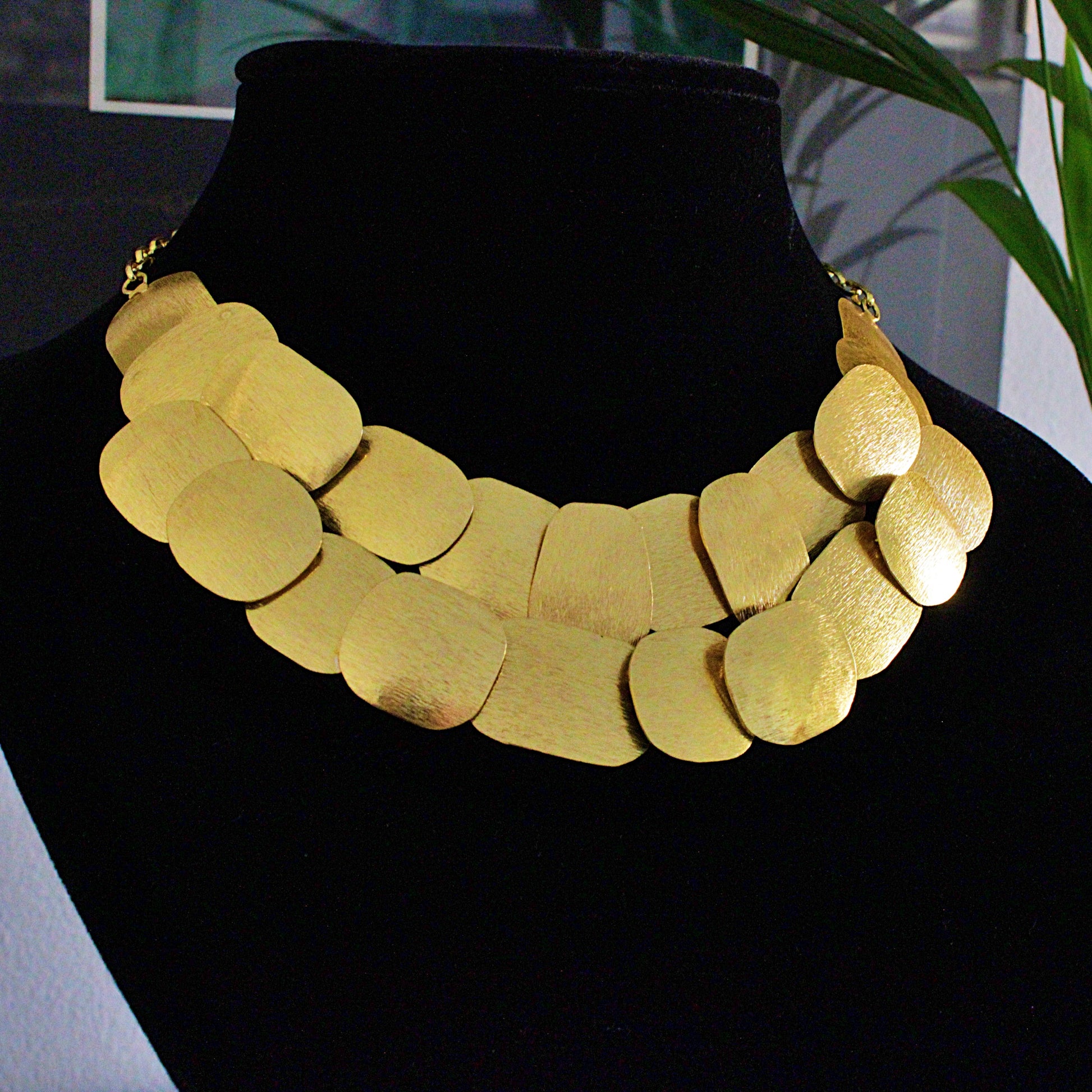 Collar CLEO bañado en oro - Diseño con carácter-0