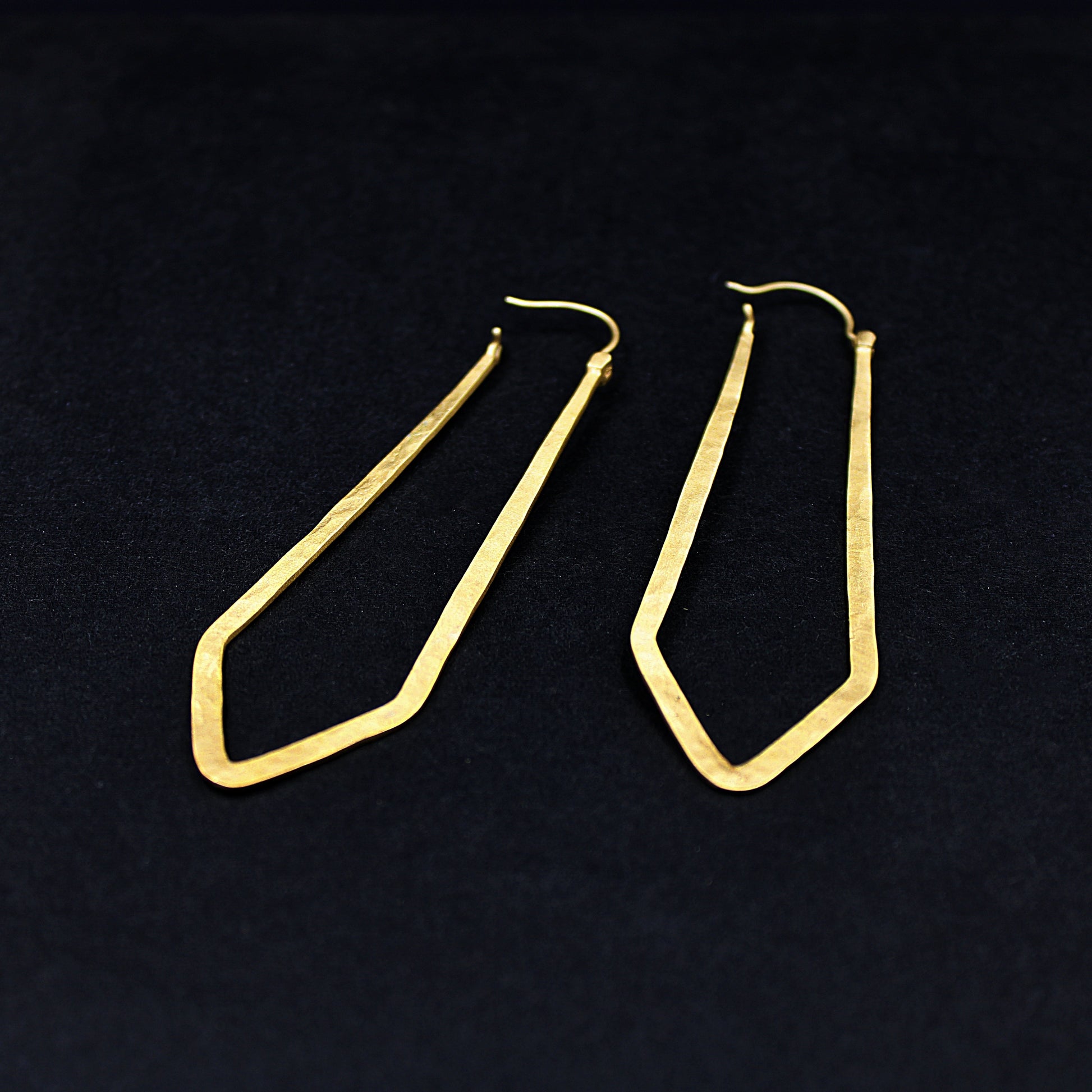 Pendientes CLOCHE de diseño bañados en oro - Diseño con carácter-3