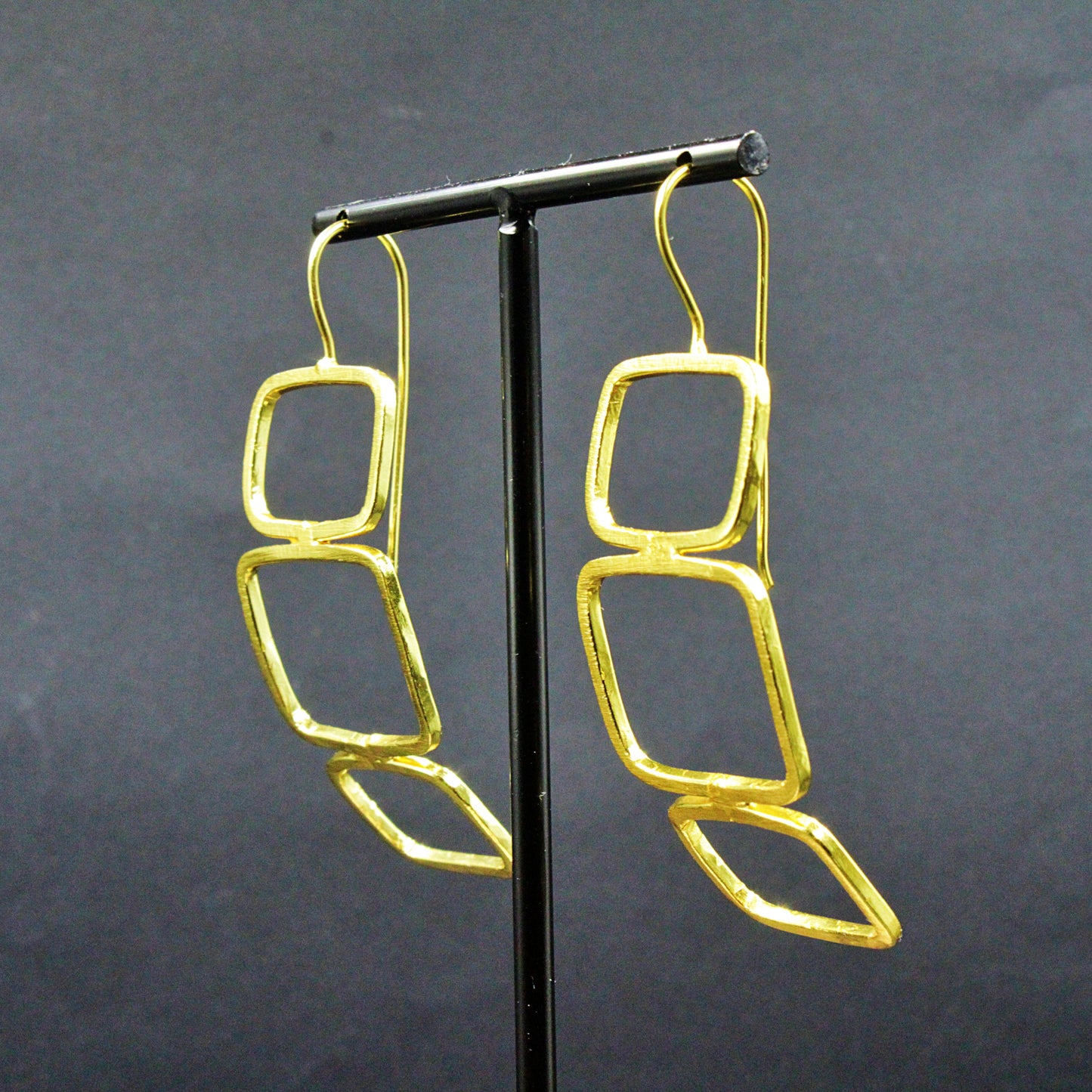 Pendientes LIEN bañados en oro-3