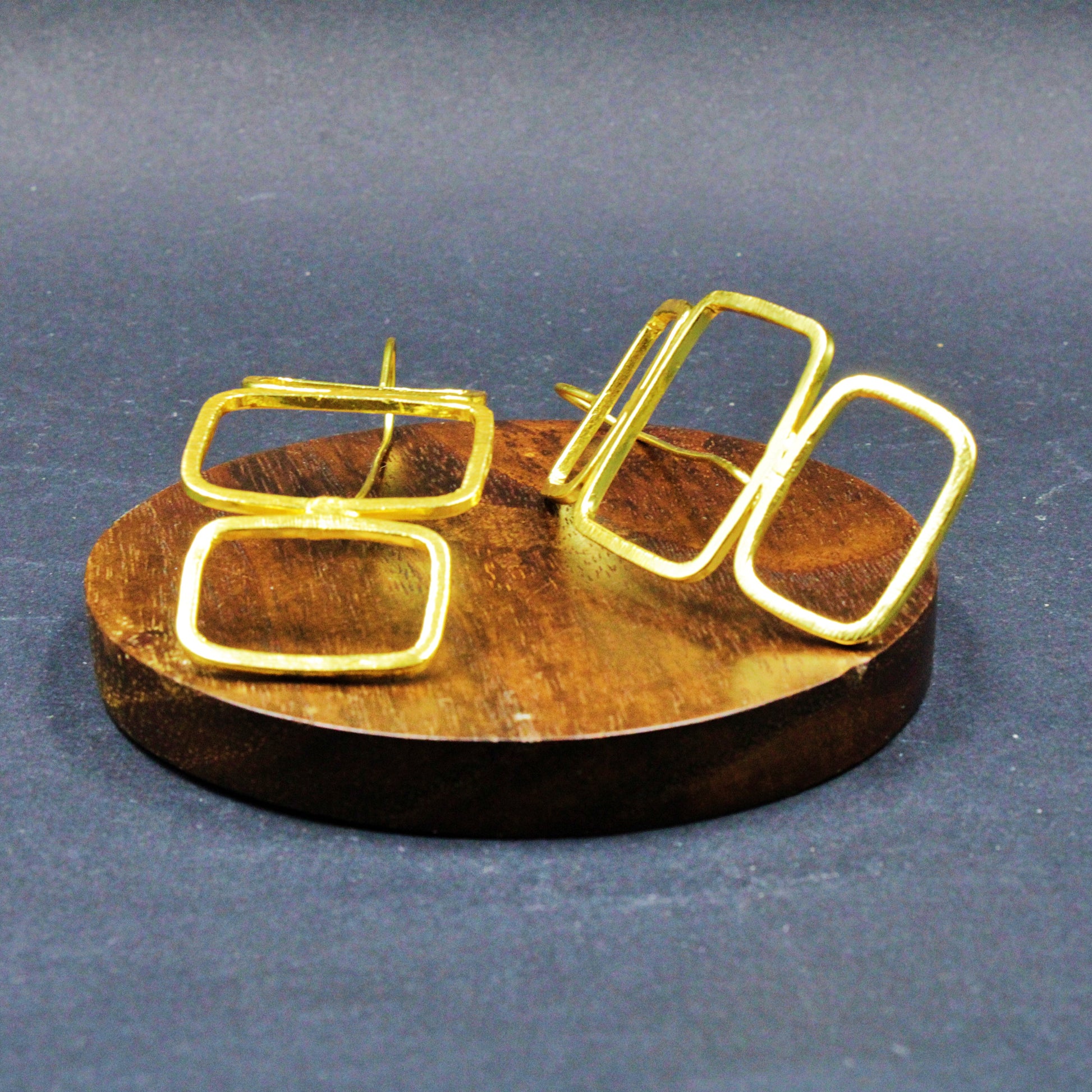 Pendientes LIEN bañados en oro-1