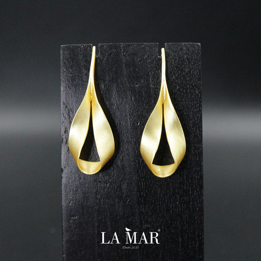 Pendientes LAZO bañados en oro - Diseño con carácter-0