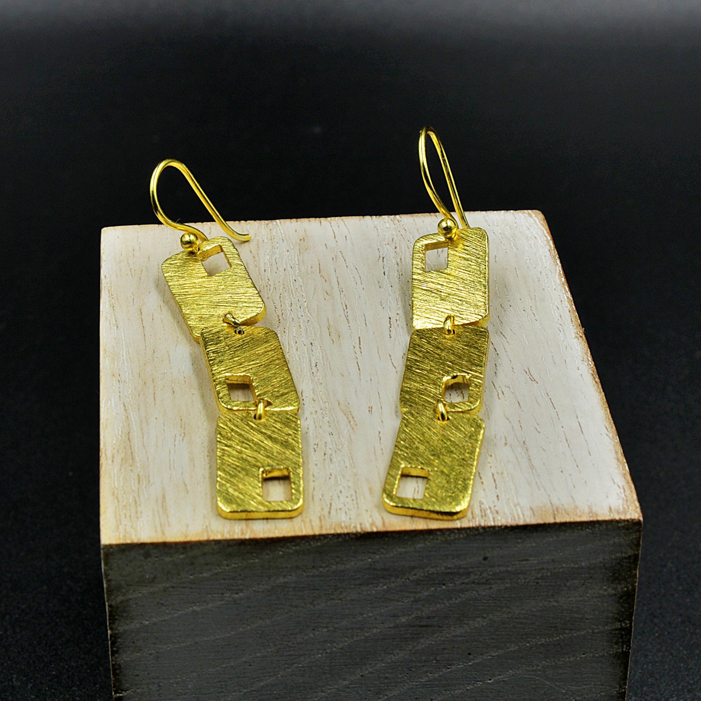 Pendientes EL BESO bañados en oro - Diseño con carácter-2