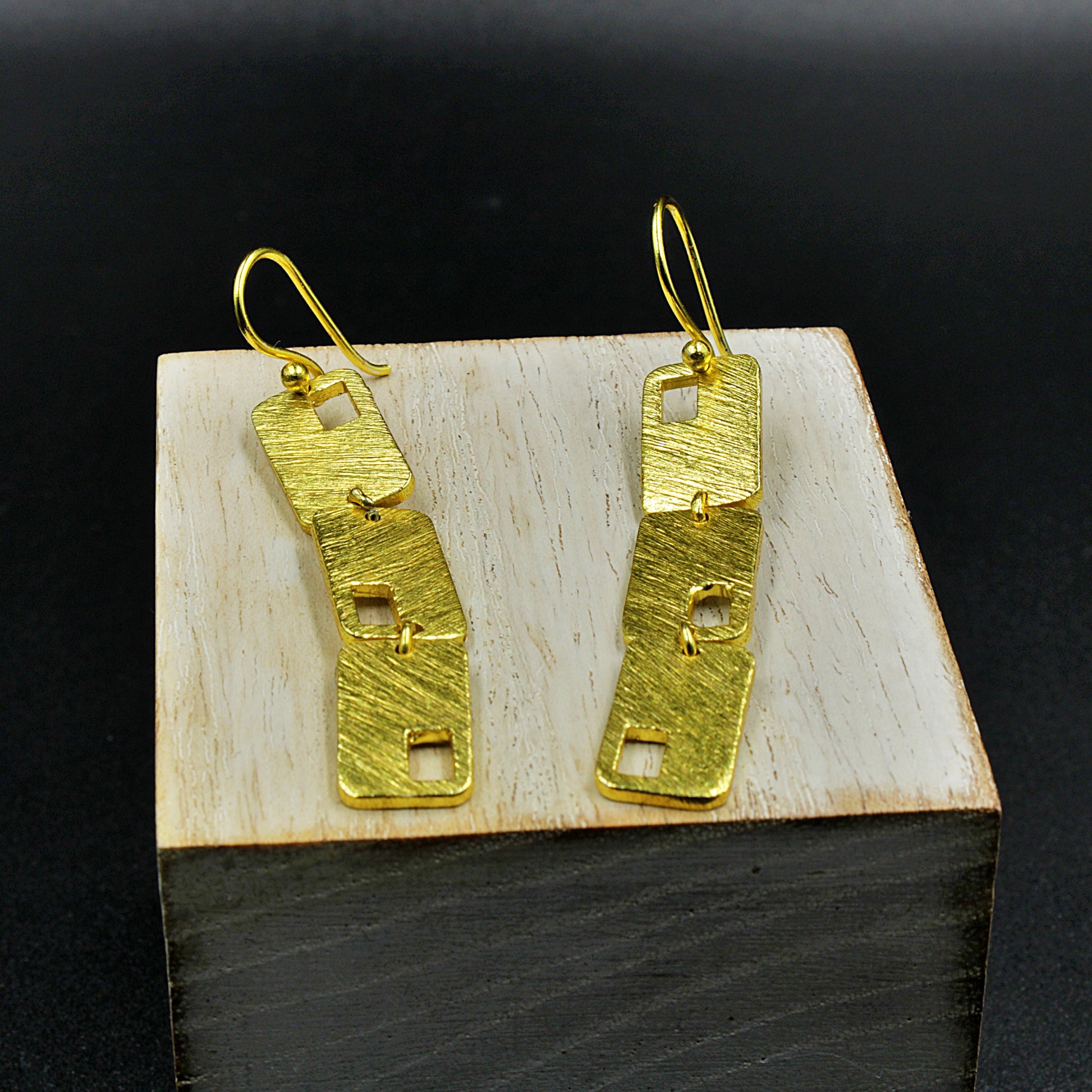 Pendientes EL BESO bañados en oro - Diseño con carácter-2