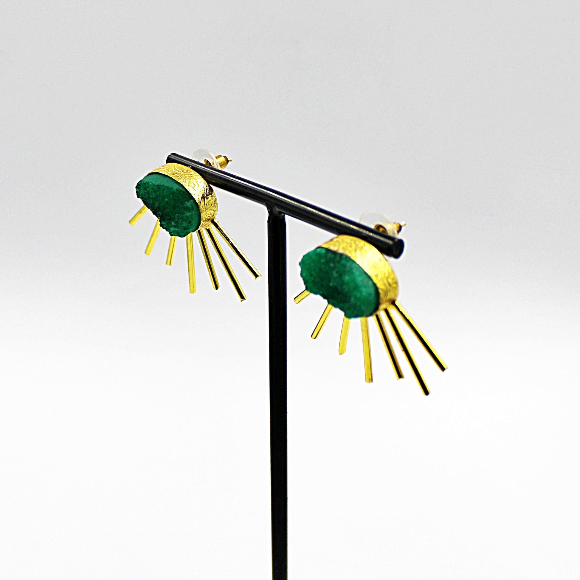 Pendientes SOL con cuarzo verde bañados en oro-2